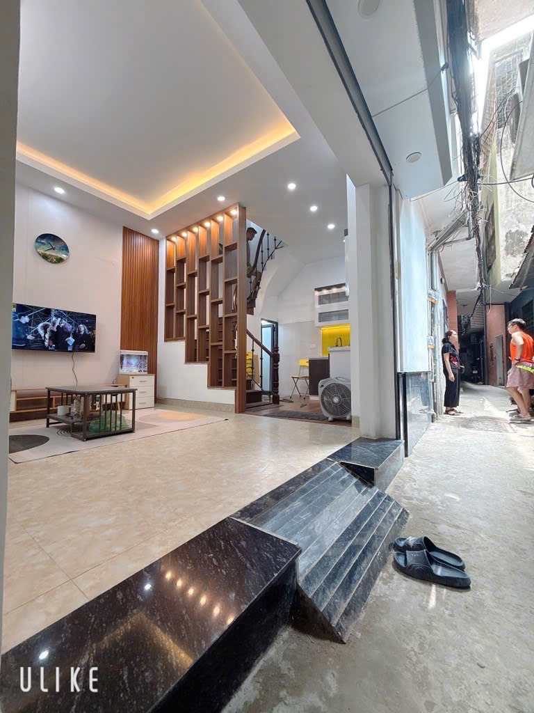 Bán Nhà Minh Khai Giá 6.25 Tỷ - Full Nội Thất - Ô Tô Đỗ Cận Nhà