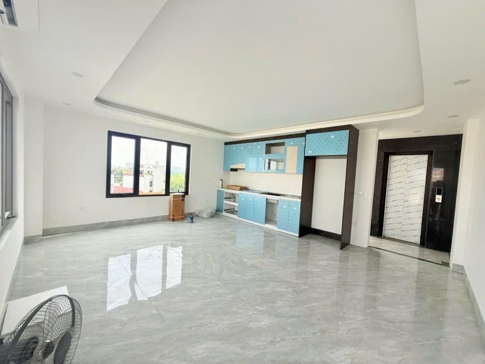 Bán nhà 7 tầng lô góc Long Biên - 90m² - Giá 23.6 tỷ