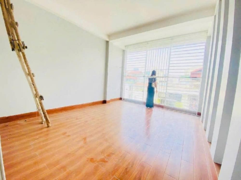 Bán Nhà Phố Pháo Đài Láng - Phân Lô - Vỉa Hè - Kinh Doanh Đỉnh
