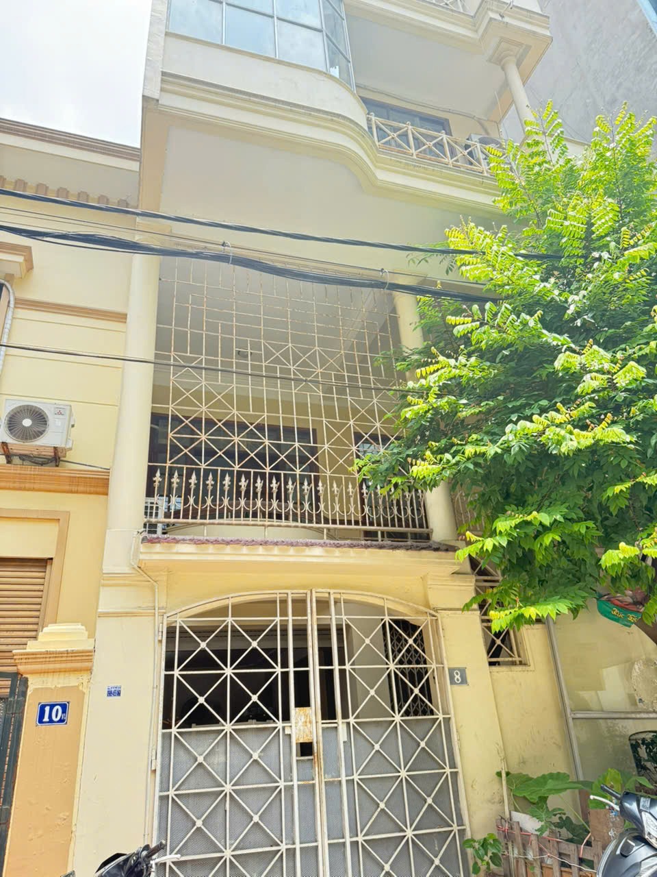 Bán nhà đẹp Cầu Giấy - 75m2, 4 tầng, giá 34 tỷ - Vị trí đắc địa