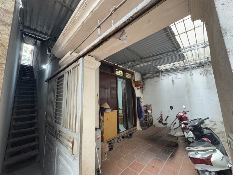 Bán nhà Ngọc Thuỵ, Long Biên 3 tầng, 83m², MT 5.3m, Giá 11 tỷ +