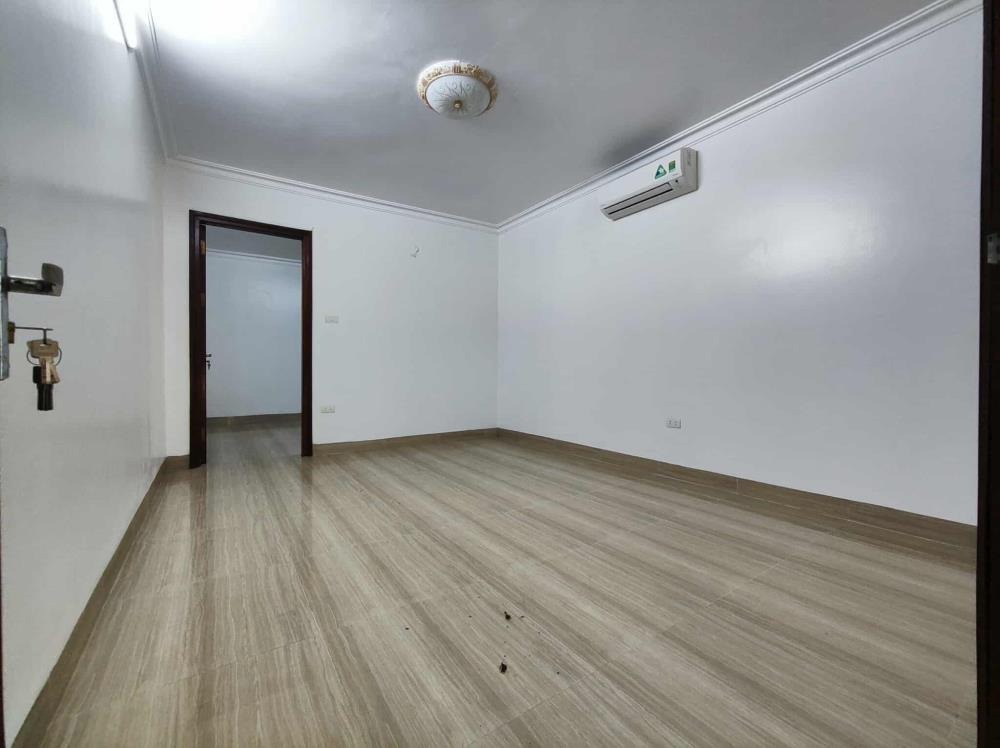 Cho Thuê Căn Hộ Tập Thể Thành Công, Ba Đình - 120m2, Ô Tô Đỗ Cửa, Giá 13 Triệu