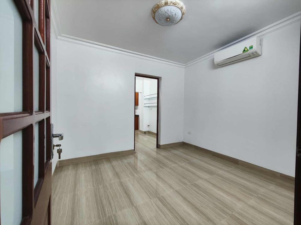 Cho Thuê Căn Hộ Tập Thể Thành Công, Ba Đình - 120m2, Ô Tô Đỗ Cửa, Giá 13 Triệu
