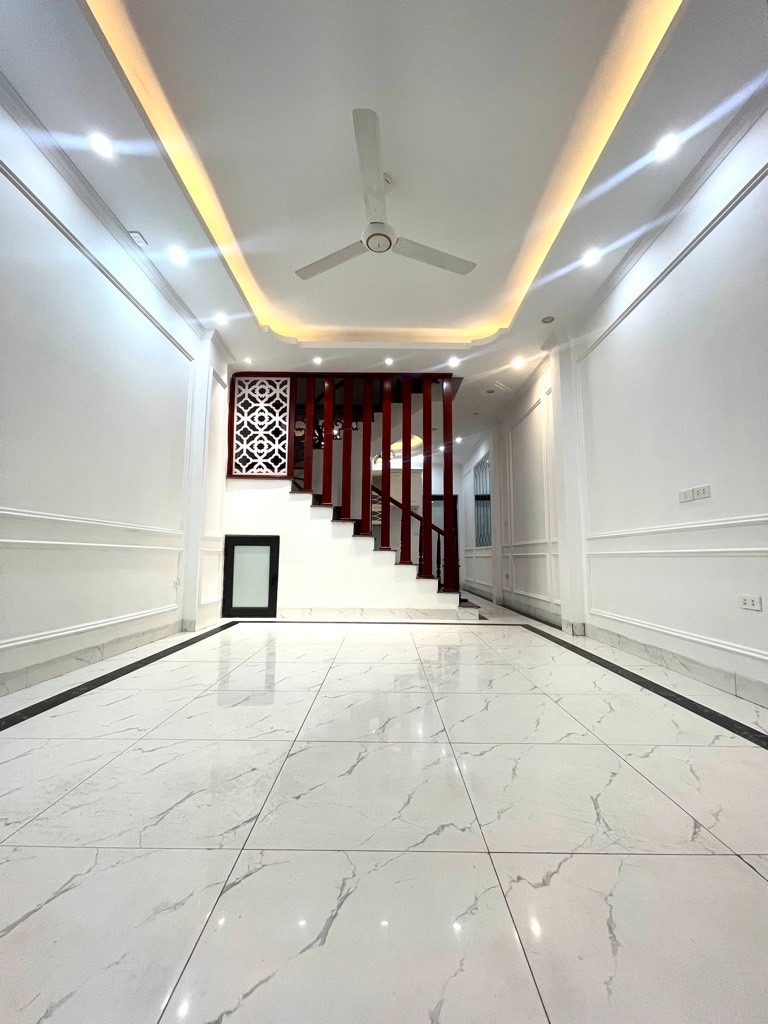 Nhà Thái Hà - Phân Lô - Gara Ô Tô - 5 Tầng - Sổ Đỏ
