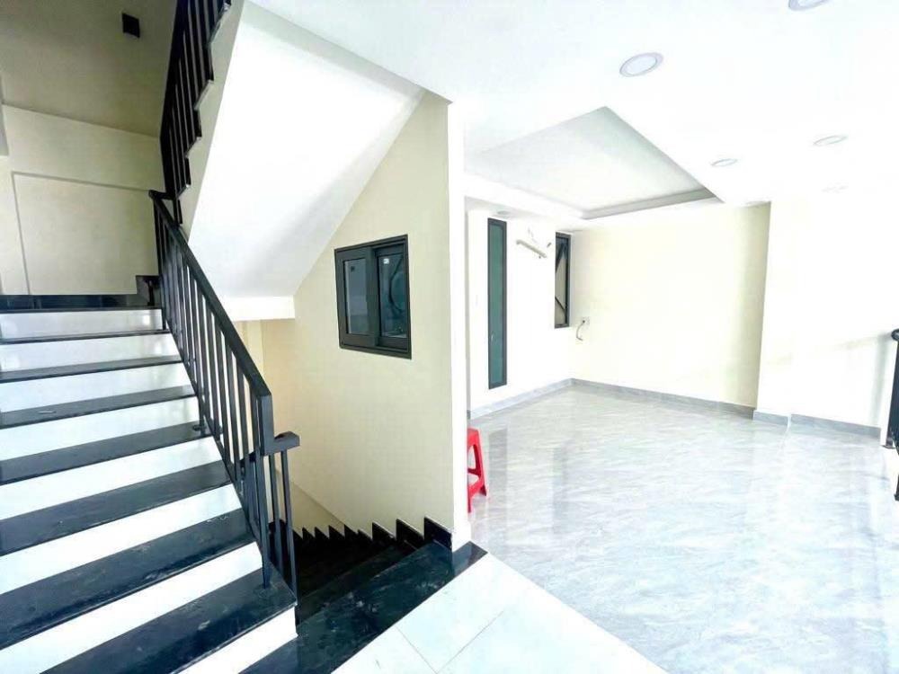 Bán Nhà Mặt Tiền Đường Tân Trang, Phường 9, Tân Bình - 4.5x14m, 3 Lầu, Giá 10 Tỷ