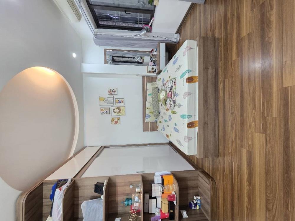 Bán nhà Đường Láng - 5 Tầng, 38m2 - Giá 8.x Tỷ - Vị Trí Đẹp