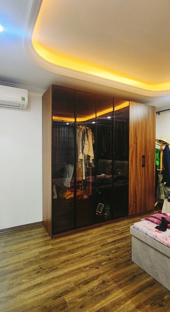 Nhà Phố 5 Tầng, 9 Phòng Ngủ, Mặt Tiền Rộng - Vị Trí Đắc Địa Hà Nội