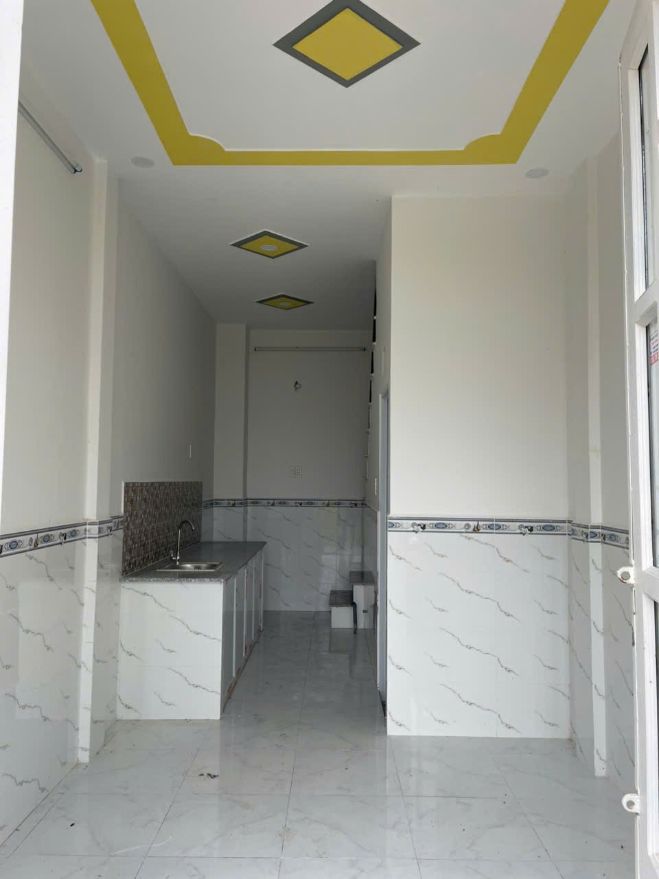 Bán Gấp Nhà Hóc Môn 1 Trệt 1 Lầu, Giá Chỉ 300 Triệu - Vị Trí Đắc Địa