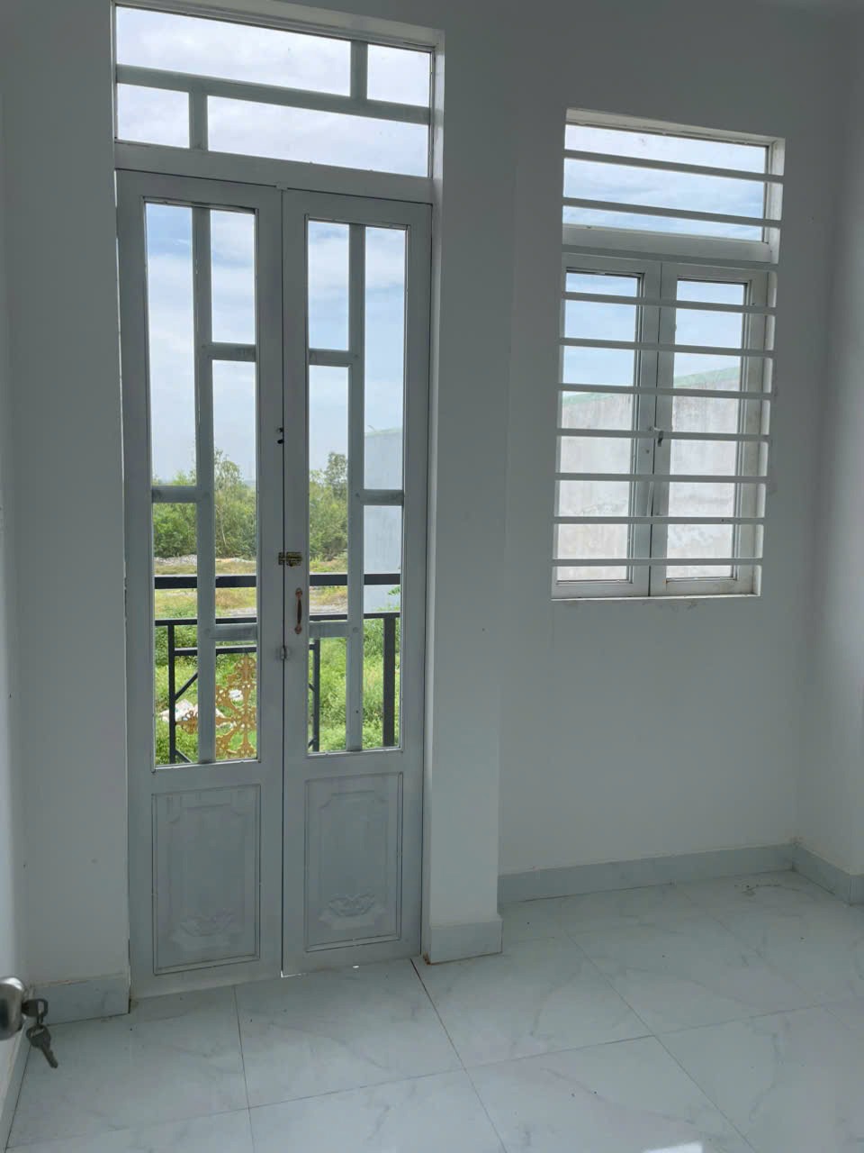 Bán Gấp Nhà Hóc Môn 1 Trệt 1 Lầu, Giá Chỉ 300 Triệu - Vị Trí Đắc Địa