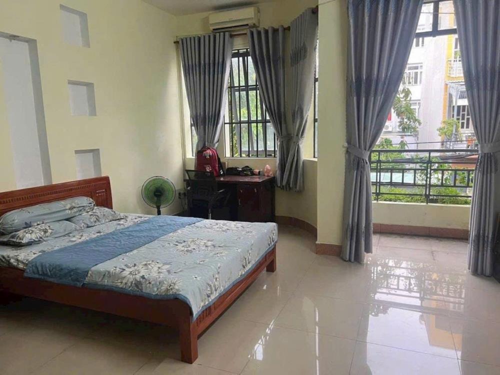 Bán nhà 90m2, 4 tầng, BTCT, hẻm xe hơi, Phạm Văn Đồng - Dòng tiền tốt