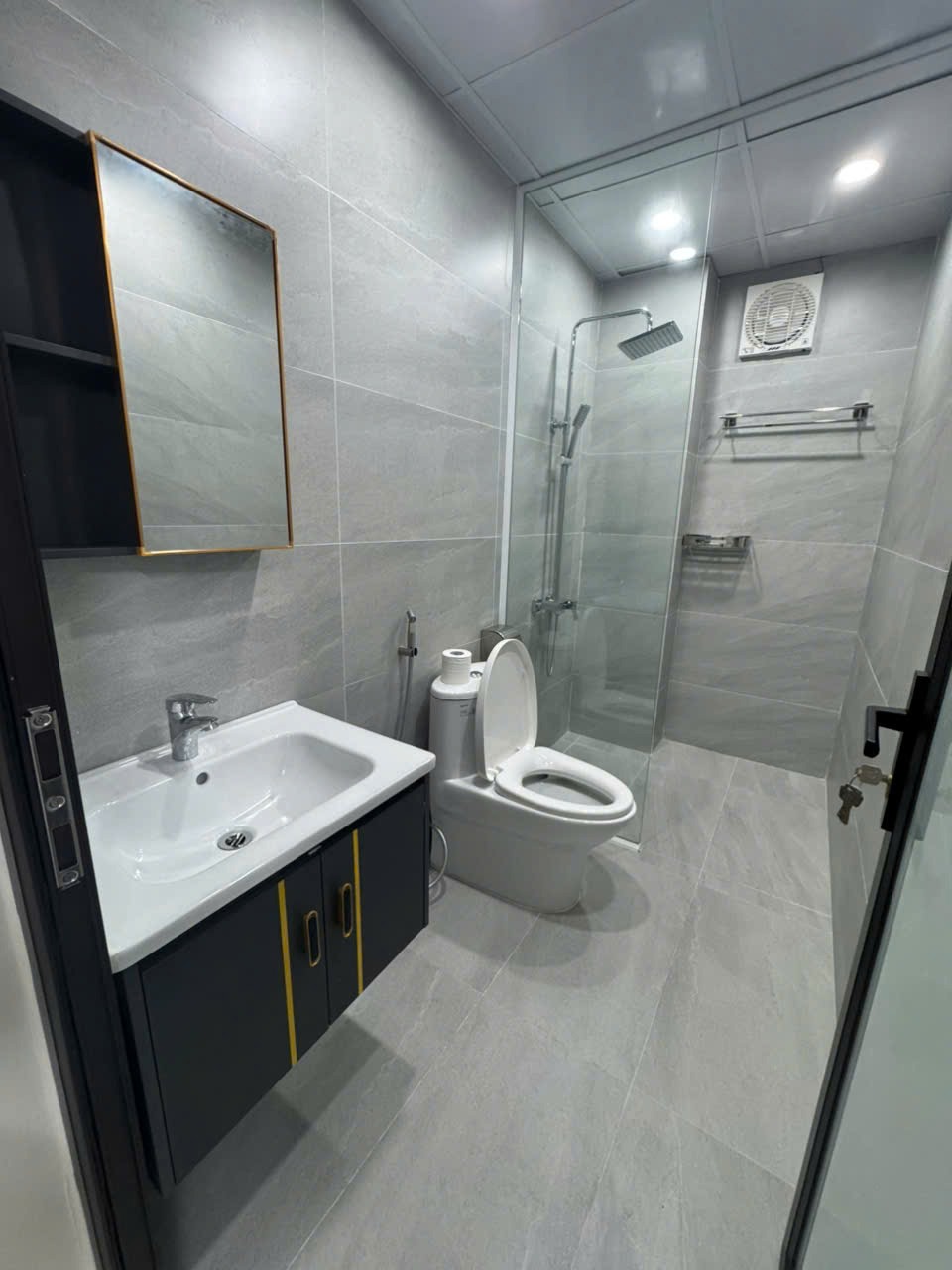 Nhà đẹp mới xây liên mạc - Bắc Từ Liêm giá 5.9 tỷ - Sổ đỏ sẵn