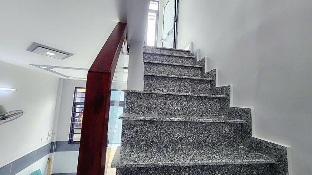 Bán Gấp Nhà 2 Tầng Hóc Môn, Giá 350tr - Vị Trí Đẹp, Tiện Nghi Đầy Đủ