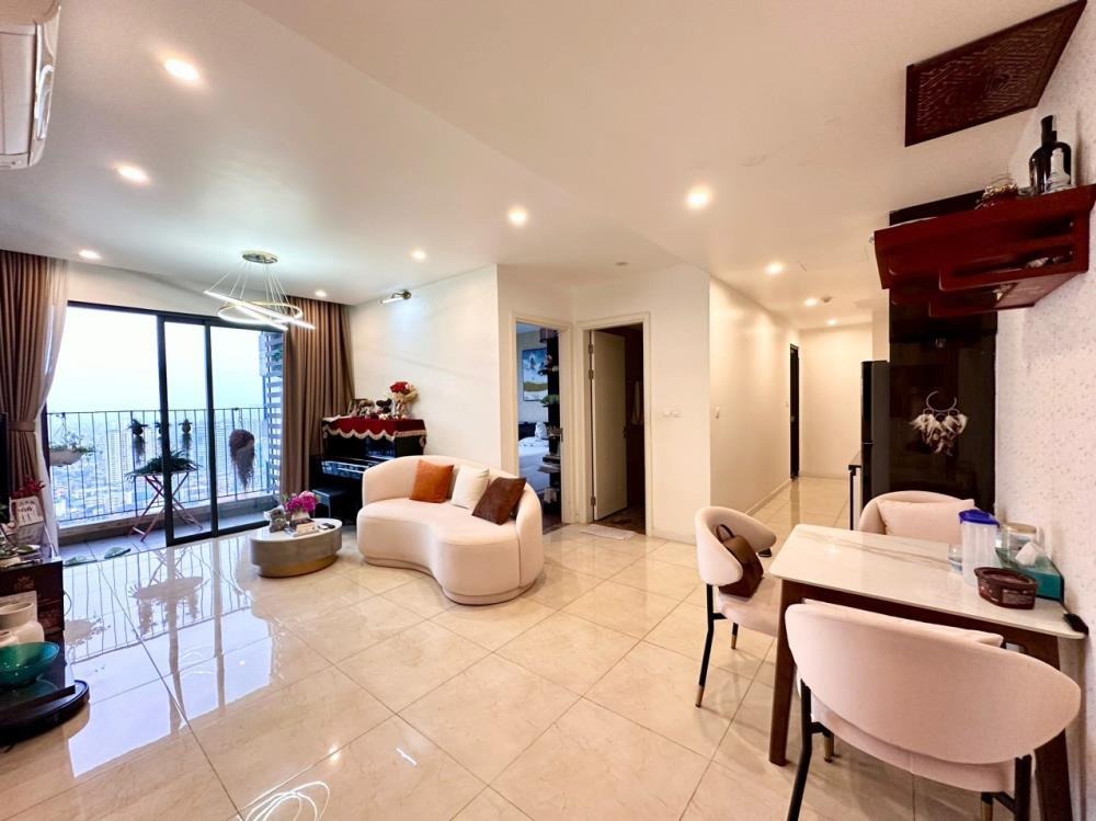 Bán căn hộ 2PN View Hồ Tinh Tế - VinHomes D Capitale - Giá 8.3 tỷ