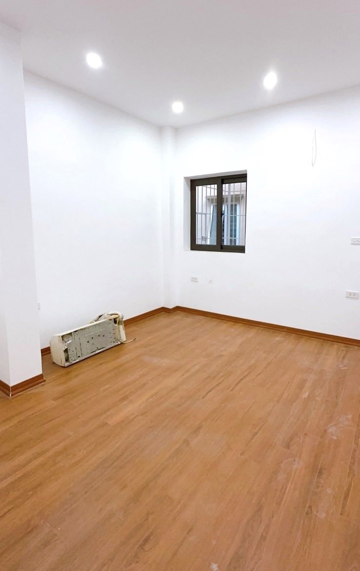 Căn Hộ 120m2, 3PN, Trần Quốc Hoàn - Giá Chỉ 4.1 Tỷ