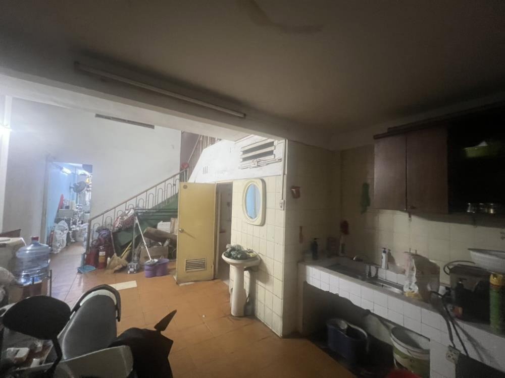 Bán nhà Quận 5, 20m2, 2 Tầng, Giá 2.5 Tỷ - Vị trí Đắc Địa