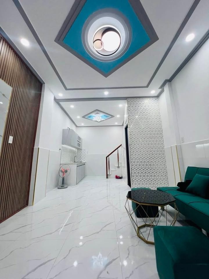 Bán Nhà 2 Tầng Bình Chánh, Gần Chợ Hưng Long, Giá 1.8 Tỷ - Vào Ở Ngay
