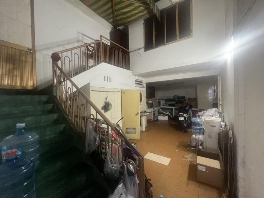 Bán nhà Quận 5, 20m2, 2 Tầng, Giá 2.5 Tỷ - Vị trí Đắc Địa