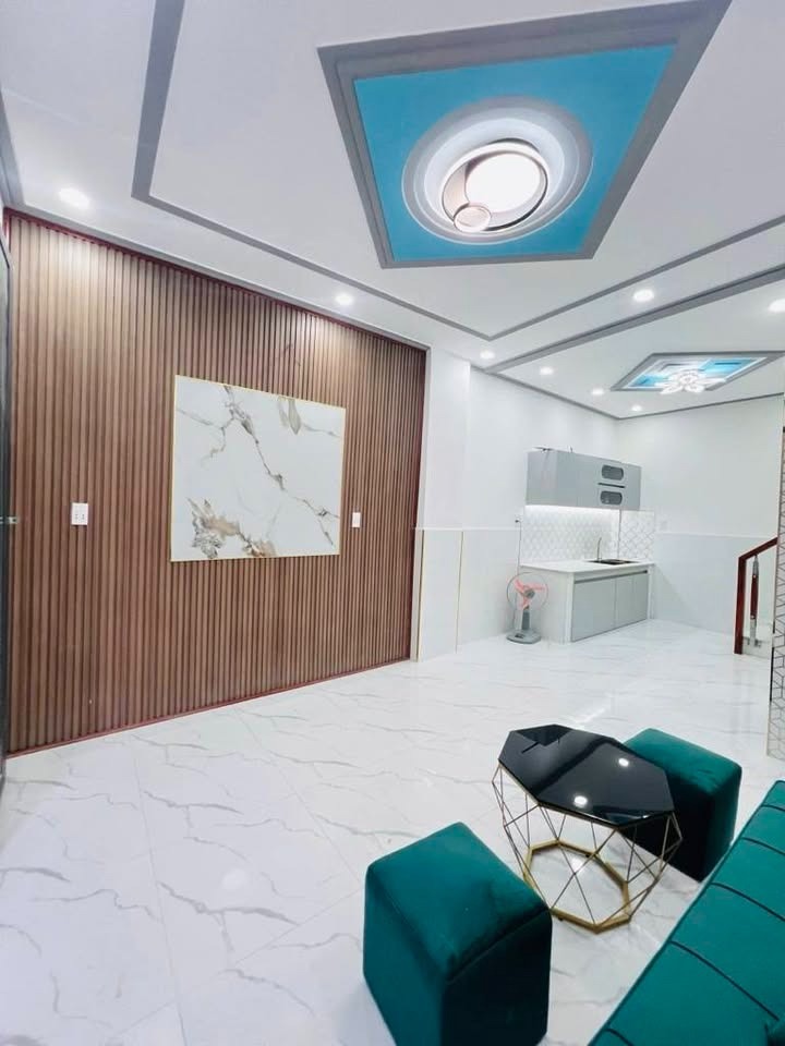 Bán Nhà 2 Tầng Bình Chánh, Gần Chợ Hưng Long, Giá 1.8 Tỷ - Vào Ở Ngay