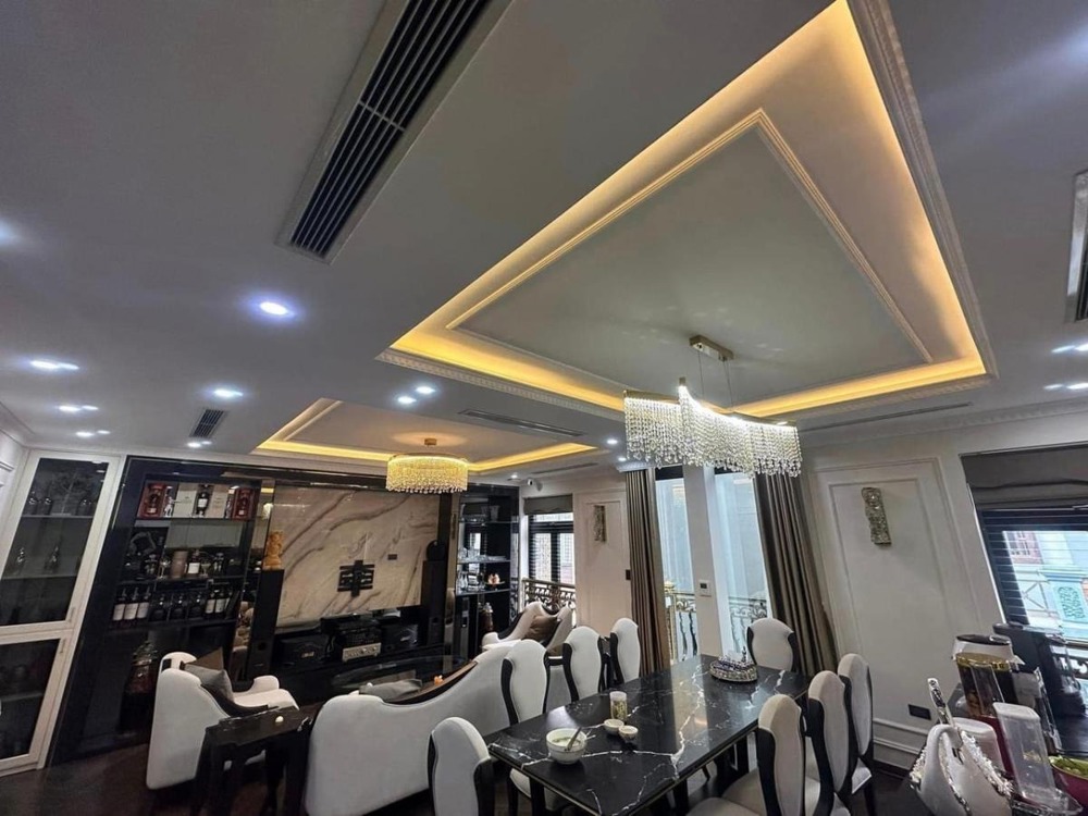 Liền Kề Văn Phú Mặt Tiền 5m - Nội Thất Sang Trọng, Vị Trí Đẹp