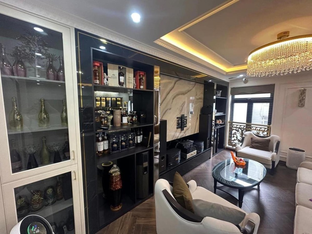 Liền Kề Văn Phú Mặt Tiền 5m - Nội Thất Sang Trọng, Vị Trí Đẹp