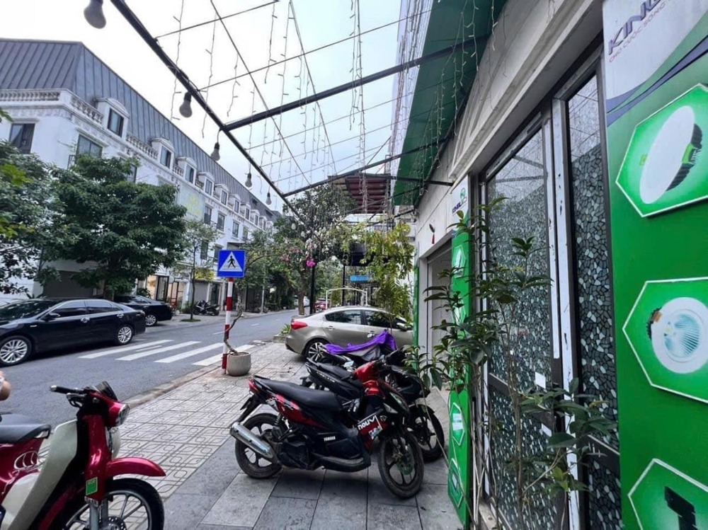 Liền Kề Văn Phú Mặt Tiền 5m - Nội Thất Sang Trọng, Vị Trí Đẹp
