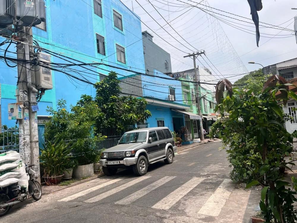 Nhà Mặt Tiền Lê Thận, Tân Phú: 80m², 4PN, Kinh Doanh Đỉnh, Giá 11 tỷ