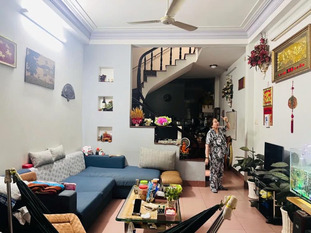 Nhà Mặt Tiền Lê Thận, Tân Phú: 80m², 4PN, Kinh Doanh Đỉnh, Giá 11 tỷ