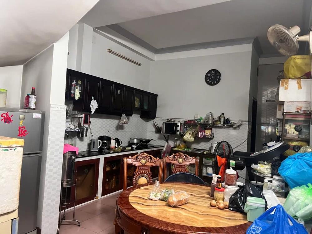 Nhà Mặt Tiền Lê Thận, Tân Phú: 80m², 4PN, Kinh Doanh Đỉnh, Giá 11 tỷ