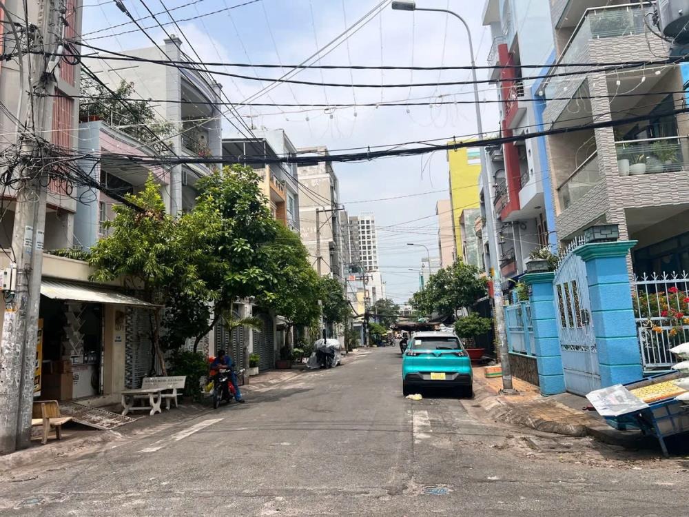 Nhà Mặt Tiền Lê Thận, Tân Phú: 80m², 4PN, Kinh Doanh Đỉnh, Giá 11 tỷ