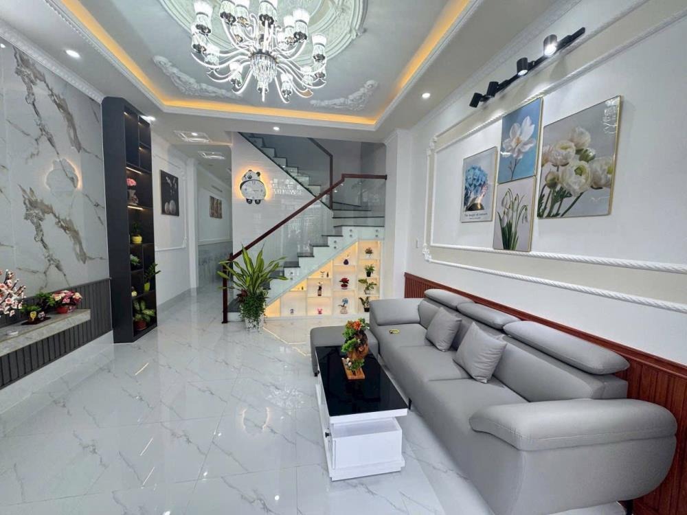 Bán đất tặng nhà 81m2 gần bến xe miền tây - Xe hơi trong nhà - Giá 1 tỷ 2