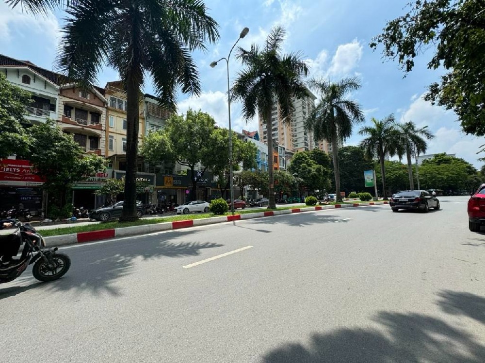Mặt phố Nguyễn Khuyến Văn Quán - Kinh Doanh/Đầu Tư - Dòng Tiền 80tr/Tháng