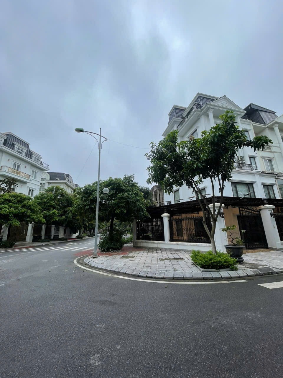 Bán Biệt Thự Song Lập Góc Lideco Hoài Đức: Hoàn Thiện, View Thoáng