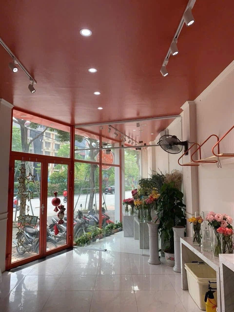 Mặt Phố Võ Chí Công - Cầu Giấy - 65m2 - 5 Tầng - Thang Máy - Kinh Doanh Sầm Uất
