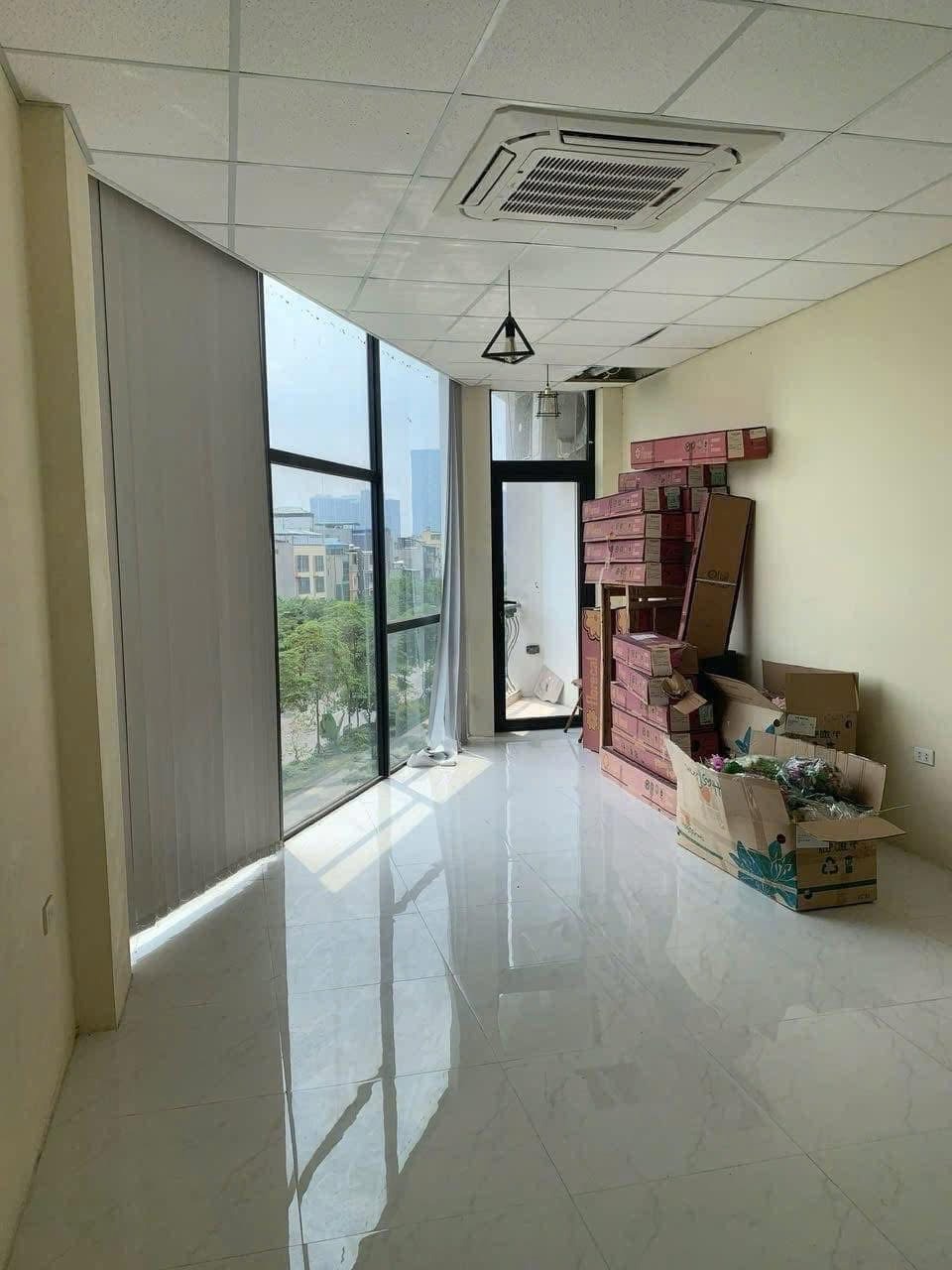 Mặt Phố Võ Chí Công - Cầu Giấy - 65m2 - 5 Tầng - Thang Máy - Kinh Doanh Sầm Uất