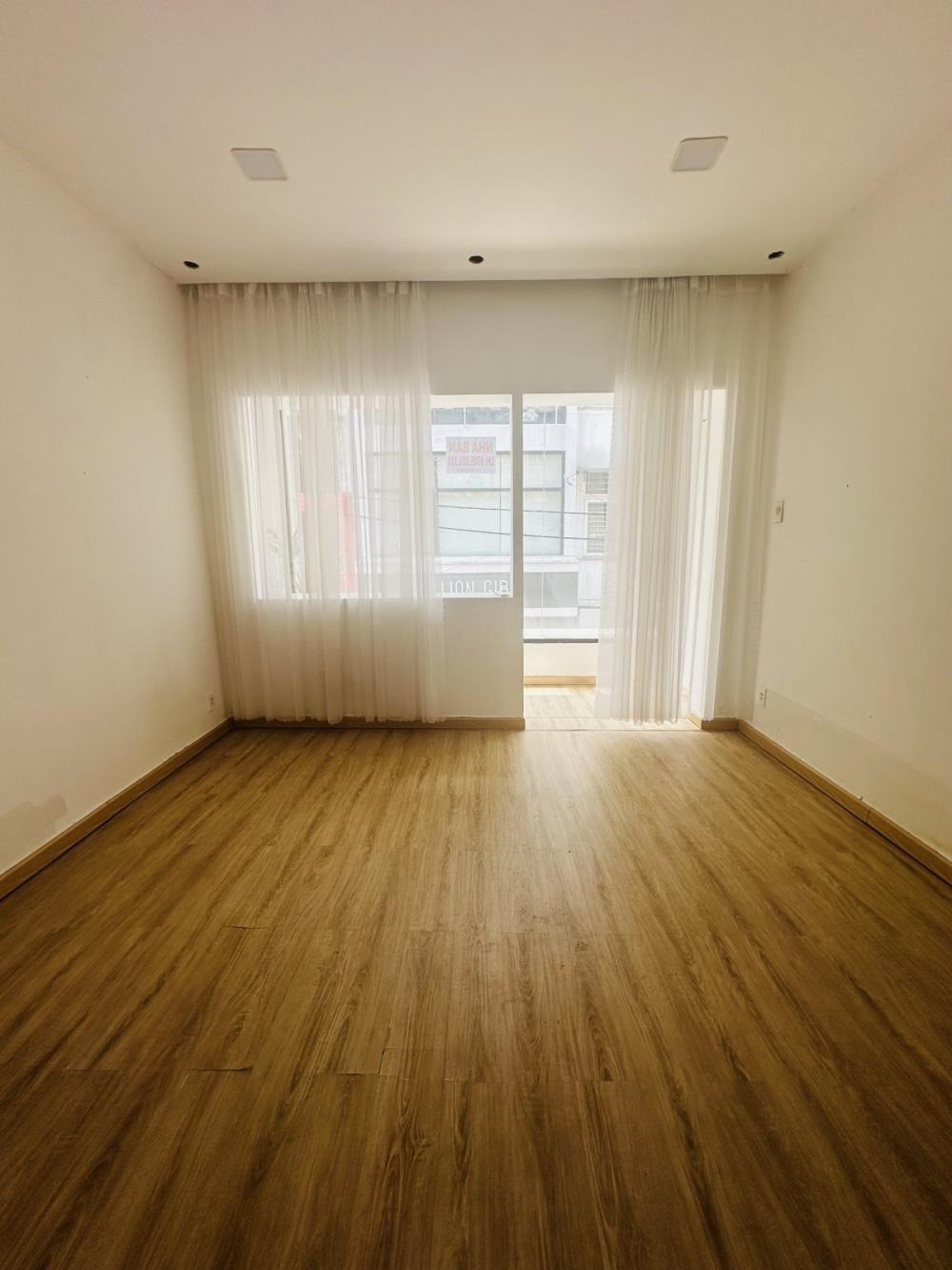 Nhà Hẻm Sư Vạn Hạnh, Quận 10 - 20 Tỷ - 4 Tầng, 60m2 - Vị Trí Đắc Địa