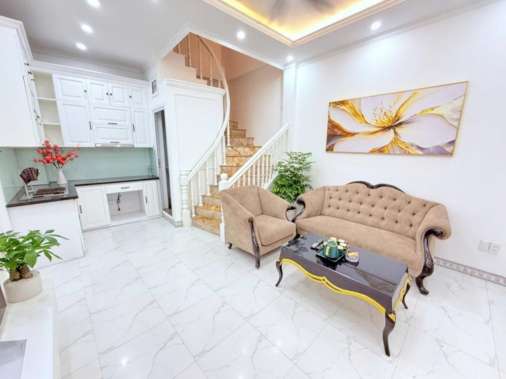 Bán nhà Trương Định 6 tầng, 10m ô tô, kinh doanh đa dạng - Vị trí đẹp, tiềm năng lớn
