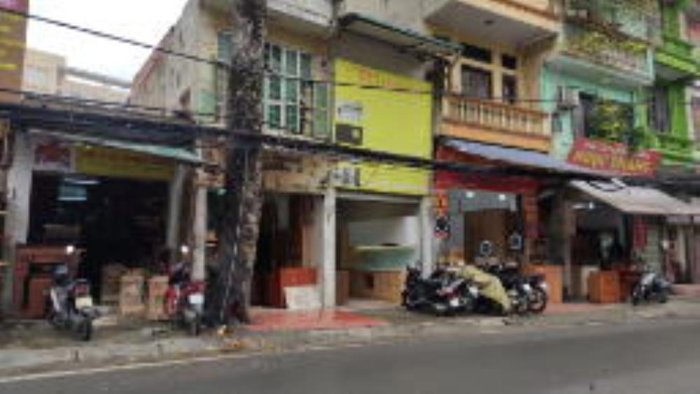 Bán nhà mặt phố Đê La Thành: Vị trí đắc địa, kinh doanh sinh lời, không lo giải tỏa
