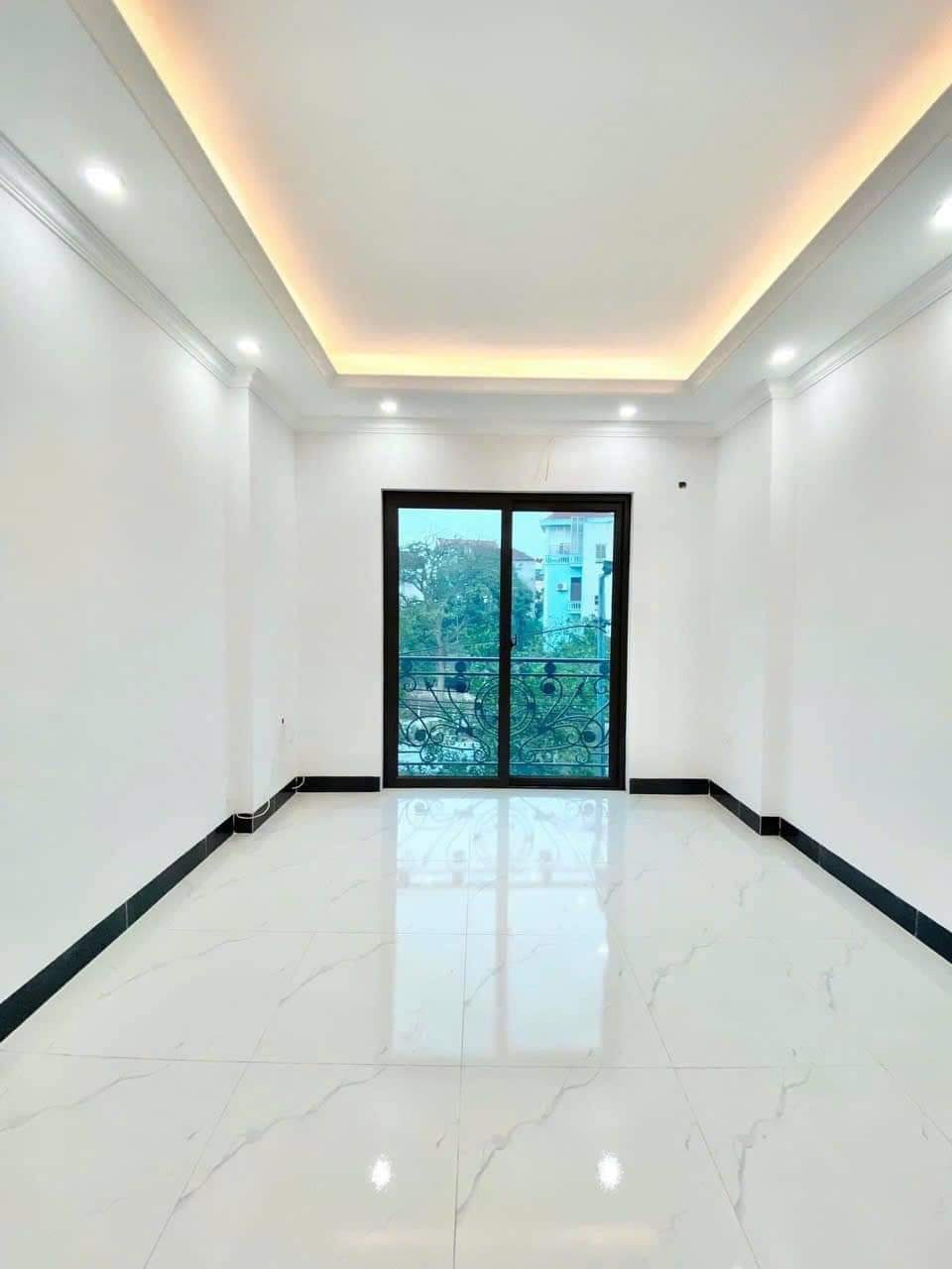 Bán Nhà Đẹp Đan Phượng - 5 Tầng, Ô Tô Đỗ Cửa, Giá Tốt