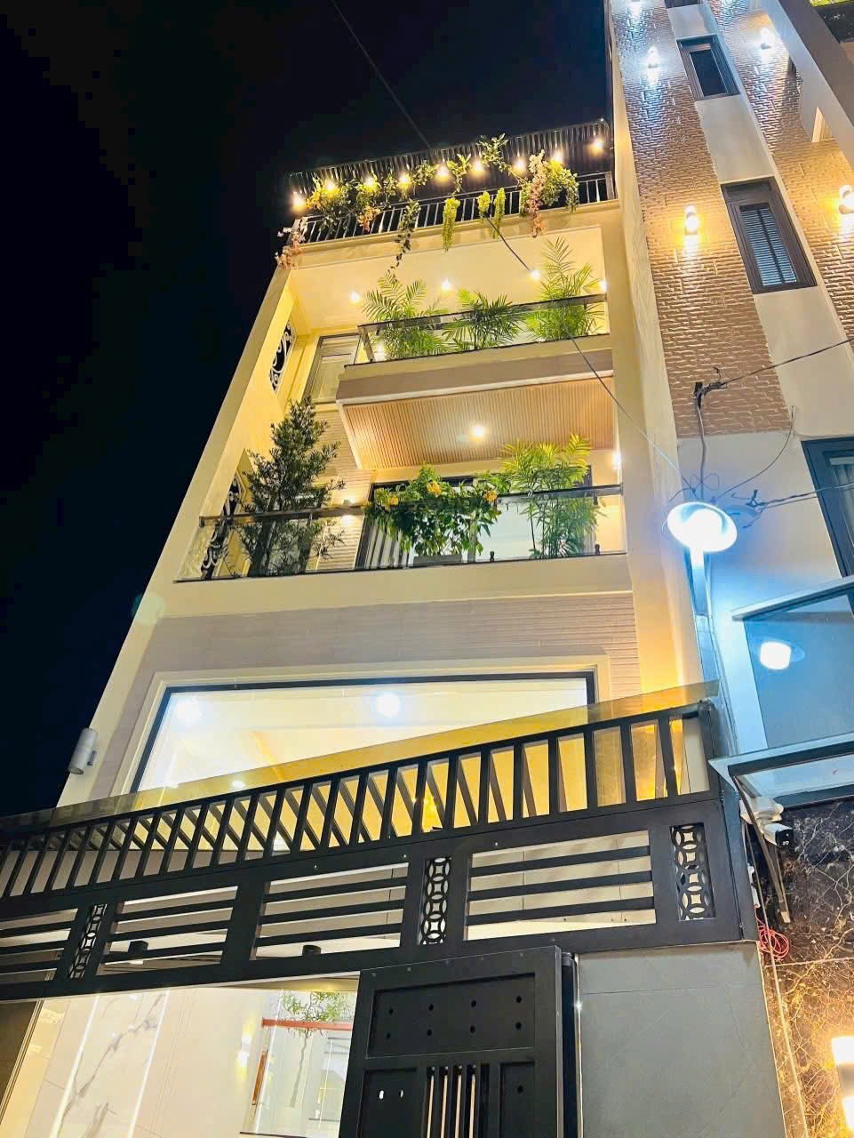 Bán Gấp Nhà Đẹp, 4PN, 5WC, Nguyễn Văn Hưởng, Quận 2 - Giá 4.575 Tỷ