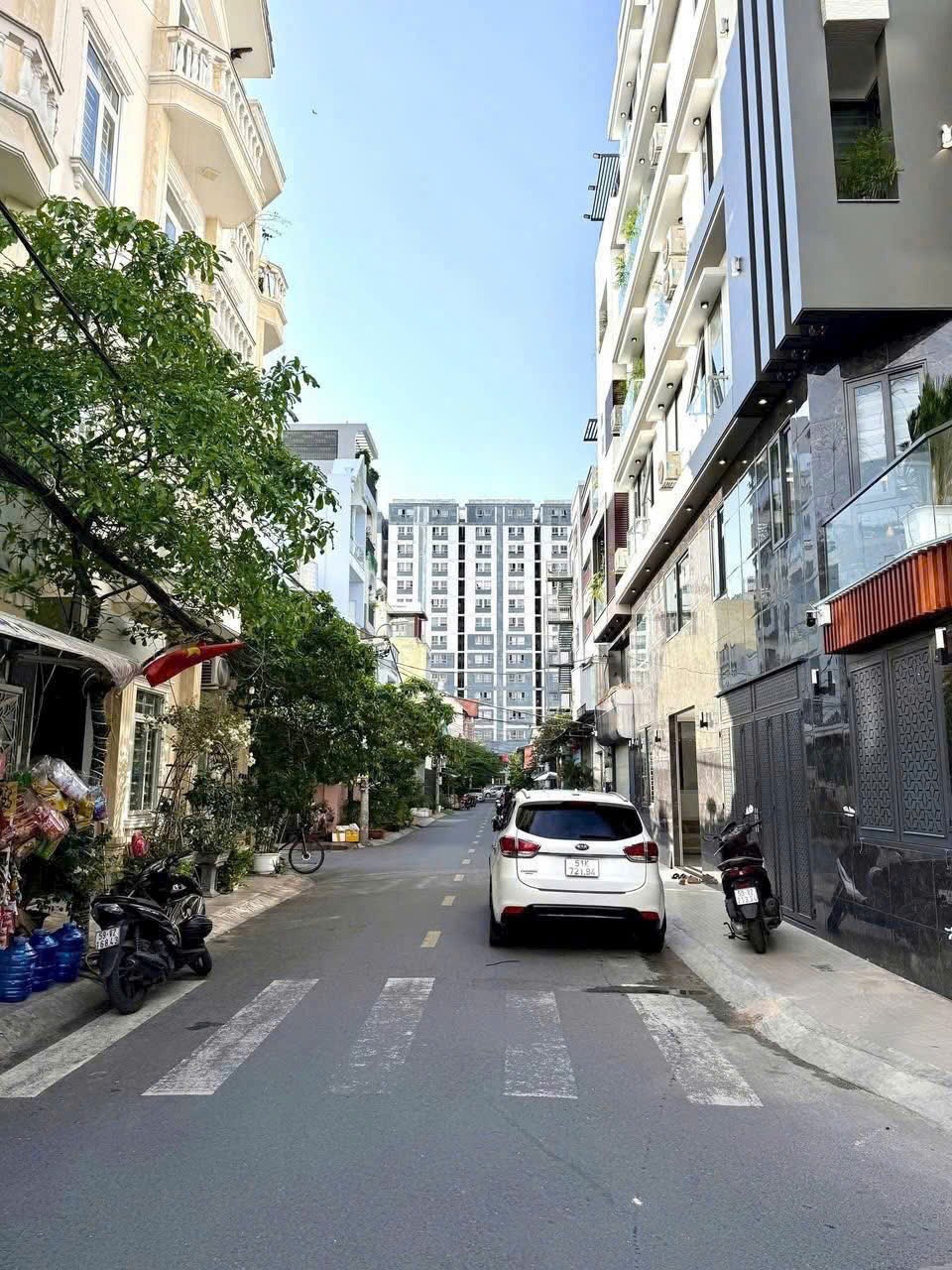 Bán Gấp Nhà Đẹp, 4PN, 5WC, Nguyễn Văn Hưởng, Quận 2 - Giá 4.575 Tỷ
