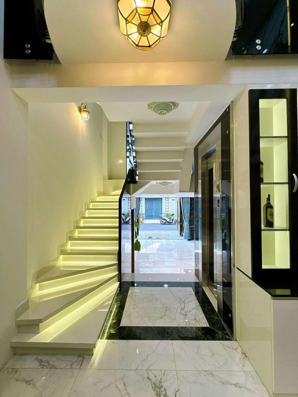 Nhà phố 6 tầng, thang máy, nội thất cao cấp Gò Vấp - 11.9 tỷ