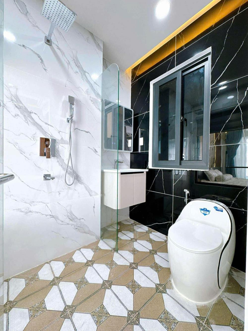 Nhà phố 6 tầng, thang máy, nội thất cao cấp Gò Vấp - 11.9 tỷ