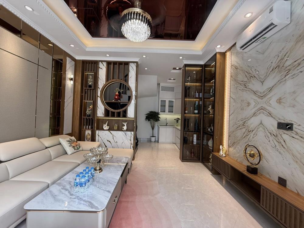 Nhà Đẹp Thanh Xuân: 50m2, 4 Tầng, Nội Thất Xịn, Ngõ Thông, Giá Tốt
