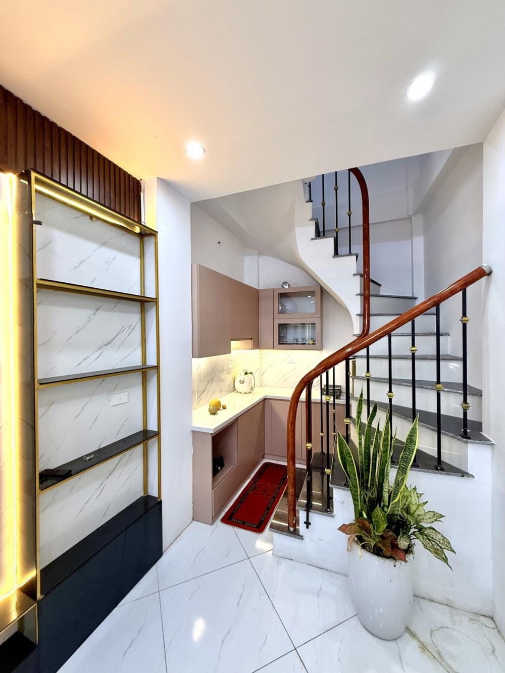 Nhà đẹp Minh Khai, 5 tầng, Full nội thất, Giá tốt - Vị trí đắc địa