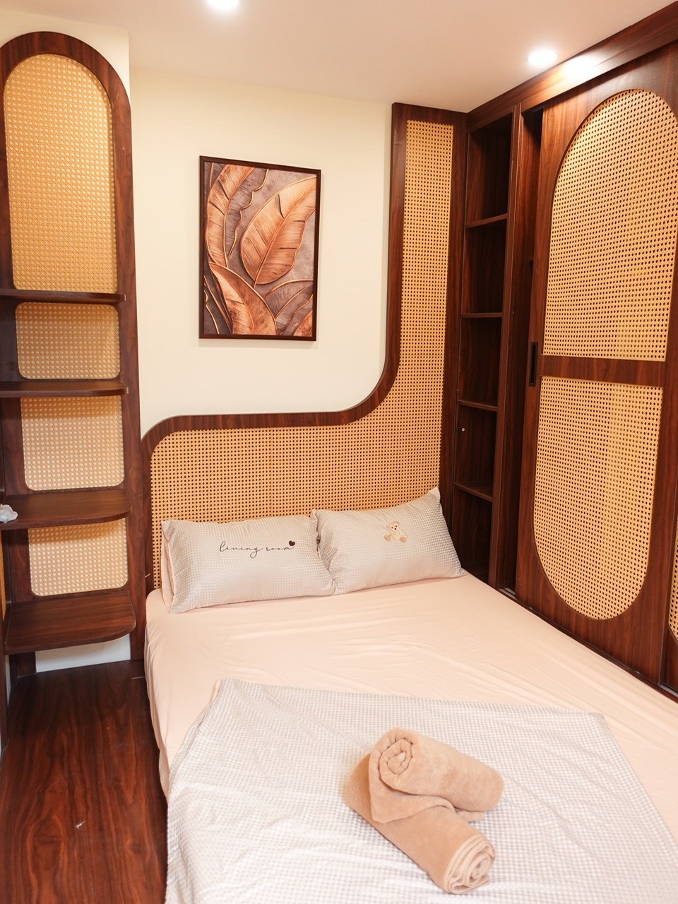 Bán Tòa Nhà Dịch Vụ 7 Tầng, 8 Căn Studio & Duplex - Khâm Thiên, Hà Nội