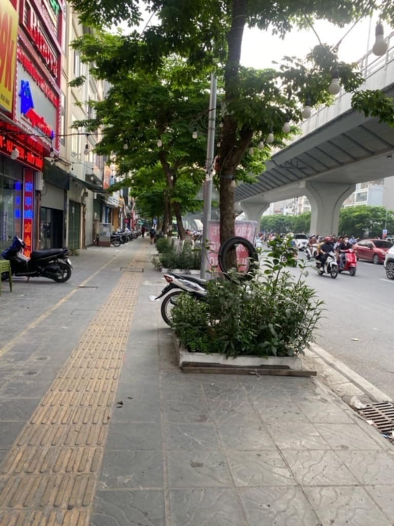 Bán Đất Mặt Phố Đại La, Hai Bà Trưng - 230m2, Giá 74 Tỷ - Vị Trí Đắc Địa