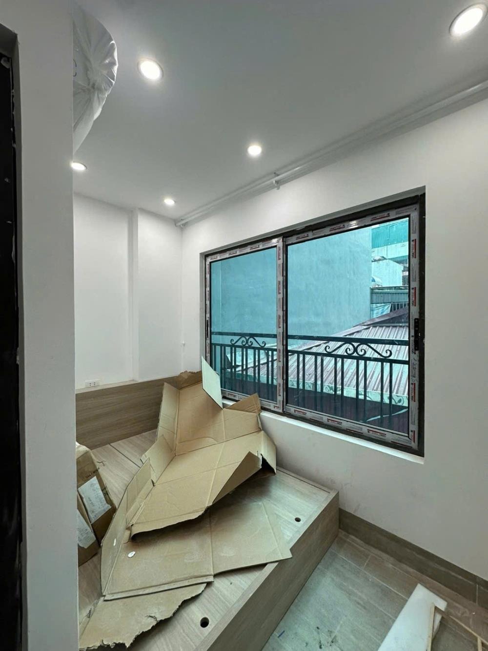 Bán Gấp Tòa Nhà Pháo Đài Láng 50m2 Ngõ Thông - Full Đồ - Giá Tốt