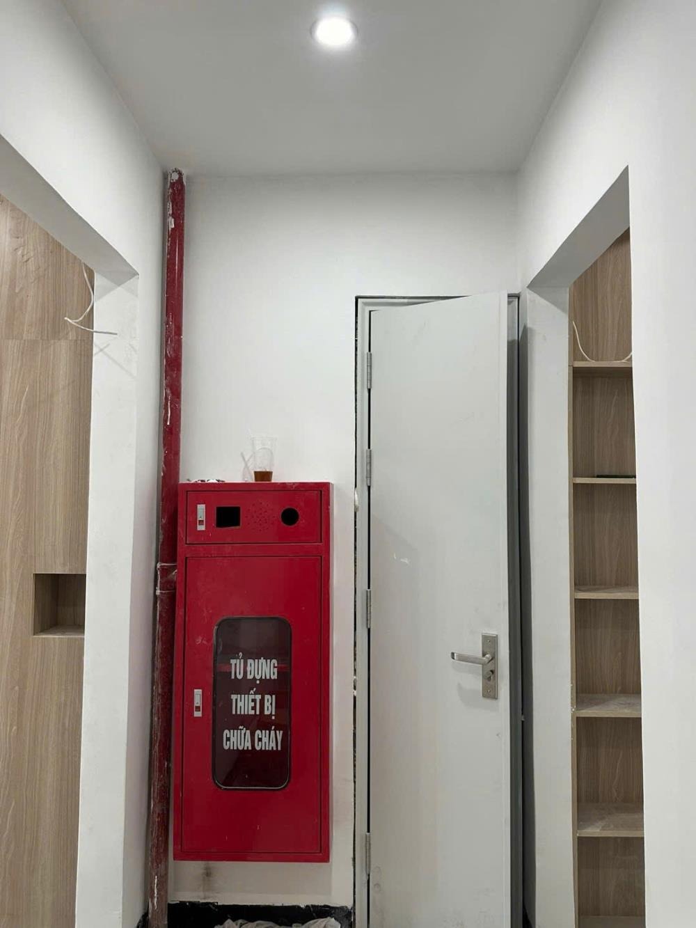 Bán Gấp Tòa Nhà Pháo Đài Láng 50m2 Ngõ Thông - Full Đồ - Giá Tốt
