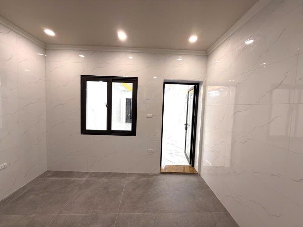 Bán nhà Kim Mã - Vị trí Đắc Địa, Sửa Đẹp, Hướng Nam Mát Mẻ