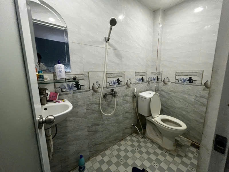 Bán nhà riêng 41m2 gần Vạn Phúc City, QL13 - Giá 4.6 tỷ